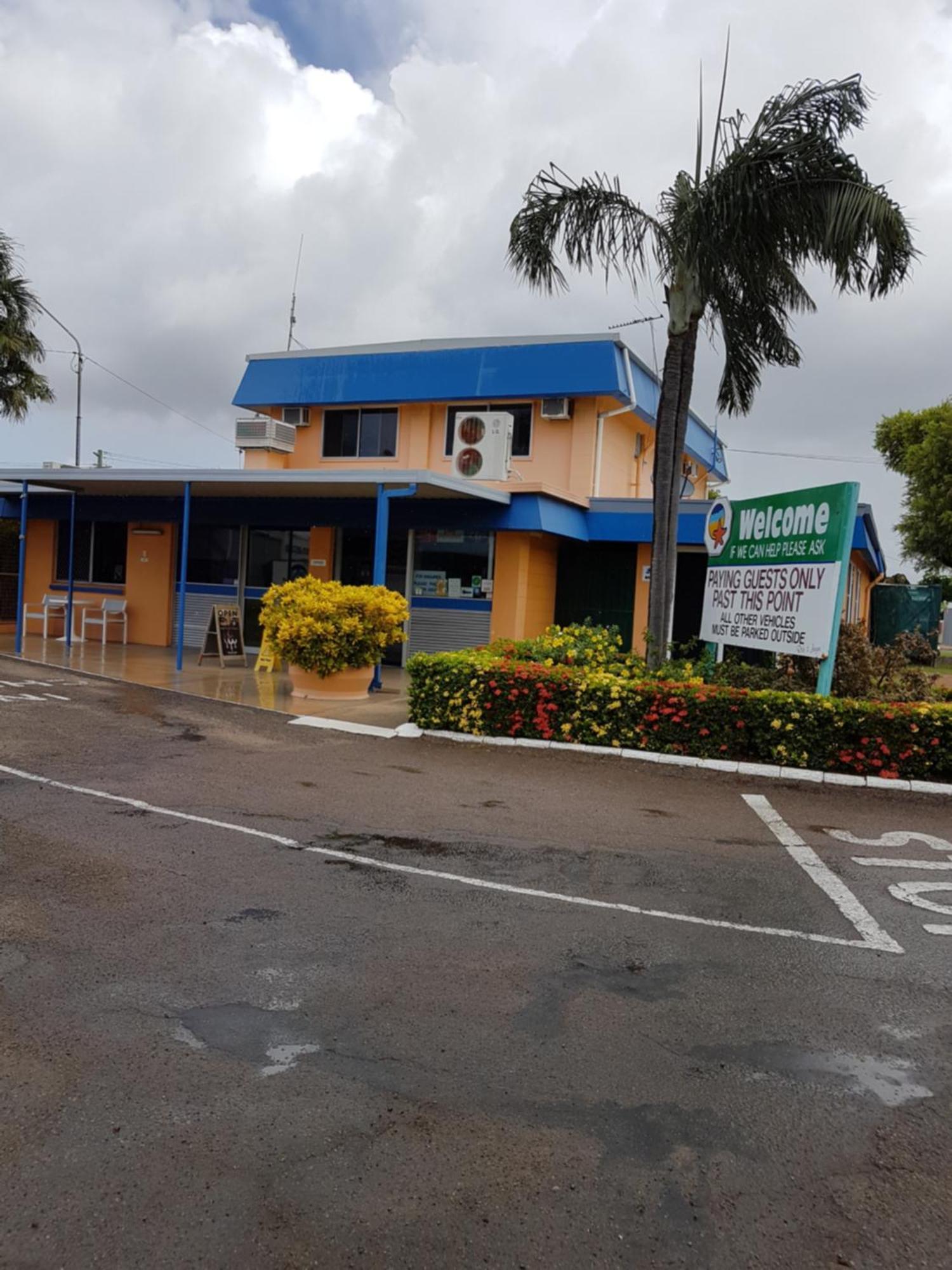 Hotel Coral Coast Tourist Park à Townsville Extérieur photo