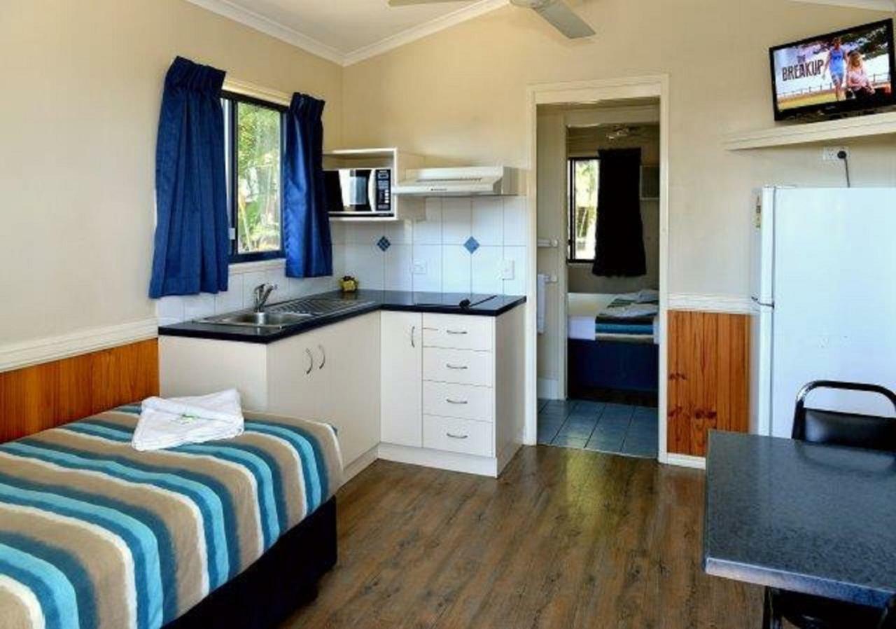 Hotel Coral Coast Tourist Park à Townsville Extérieur photo